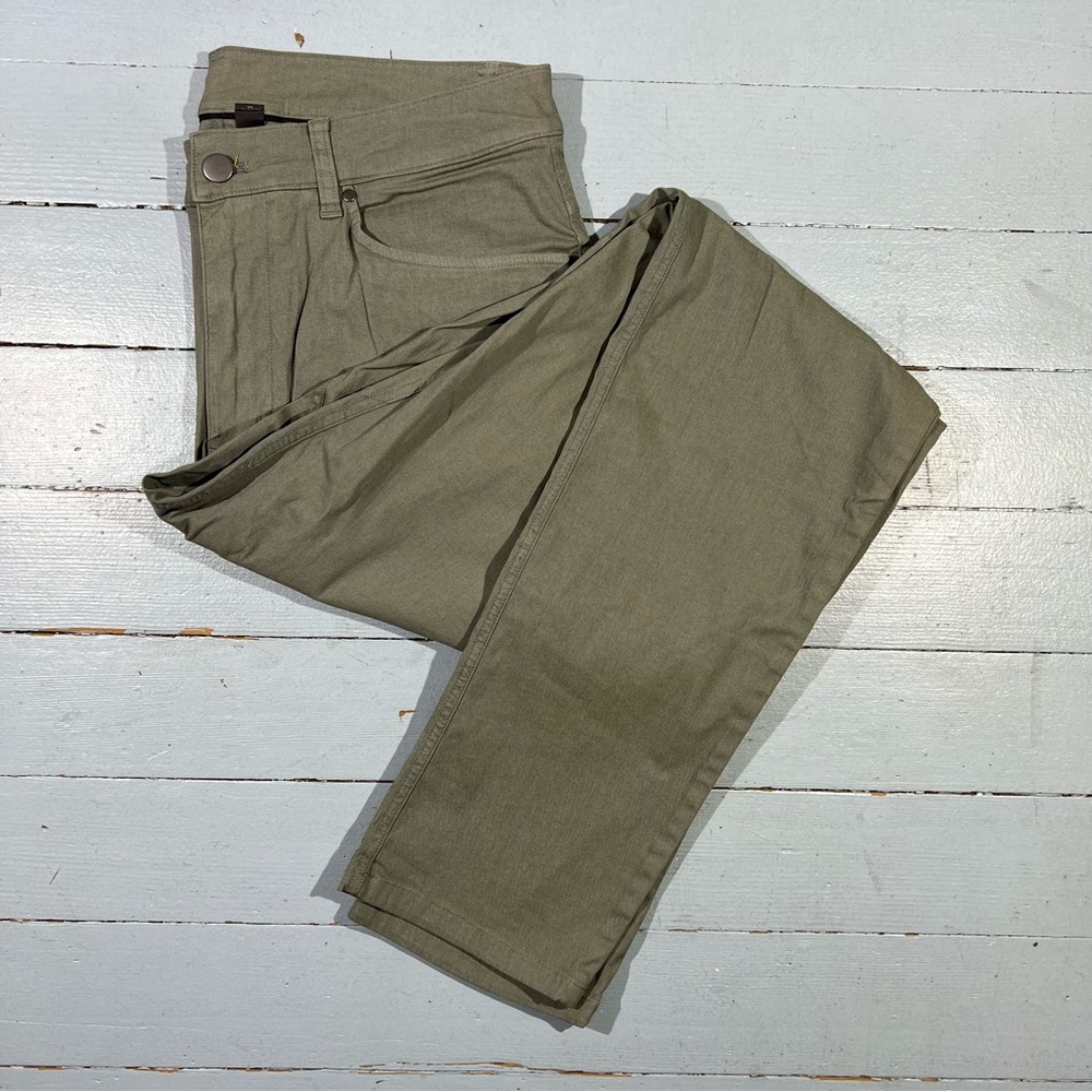 Lululemon Commission Slim-Fit Pant 30 WovenAir